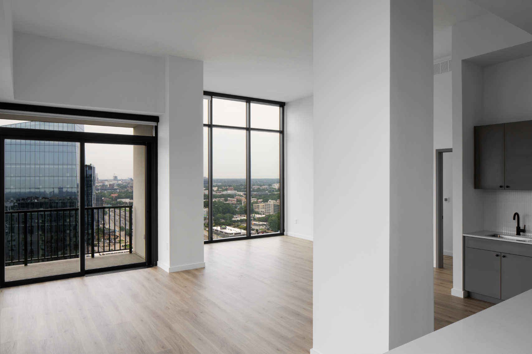 Gallery | Luxury Atlanta Apartments & Amenities | Emmi Midtown